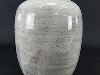 Aardewerk vaas, ontworpen door meindert zaalberg en uitgevoerd door potterij zaalberg. ontwerp uit 1949 - afbeelding 2 van  5