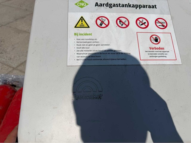 Aardgas vulinstallatie met opslagtanks - afbeelding 4 van  8