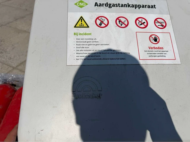 Aardgas vulinstallatie met opslagtanks - afbeelding 5 van  9