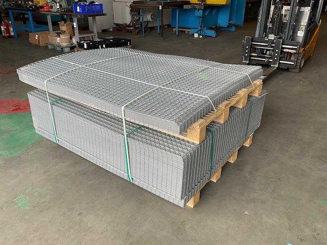 Aardmaten verzinkt (93x) - afbeelding 1 van  4