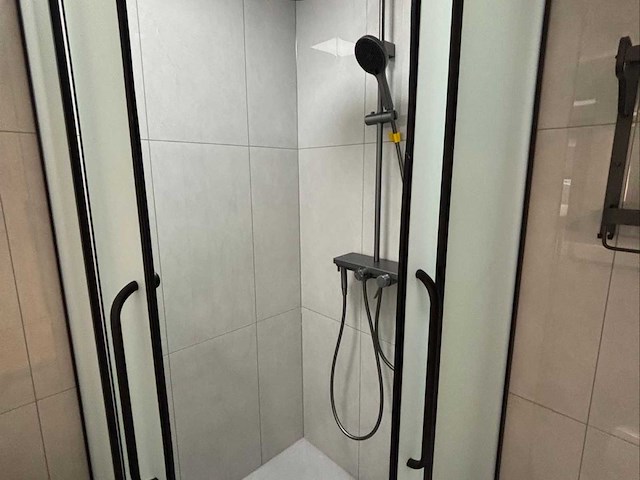 Ab-cabins luxe modulaire woonunit 39m³ - compleet gemeubileerd & instapklaar - afbeelding 9 van  43