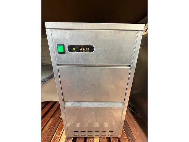 Ab im-20 ijsblokjesmachine - afbeelding 1 van  2
