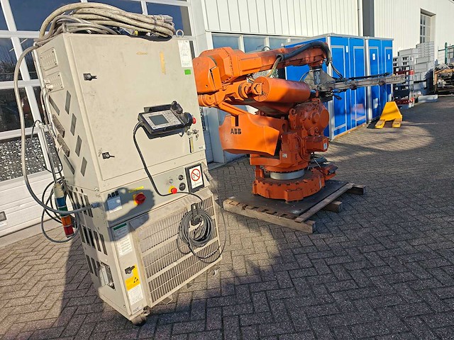 Abb - 2002 - irb6400r/2.8-200 - las/boorrobot - afbeelding 1 van  20