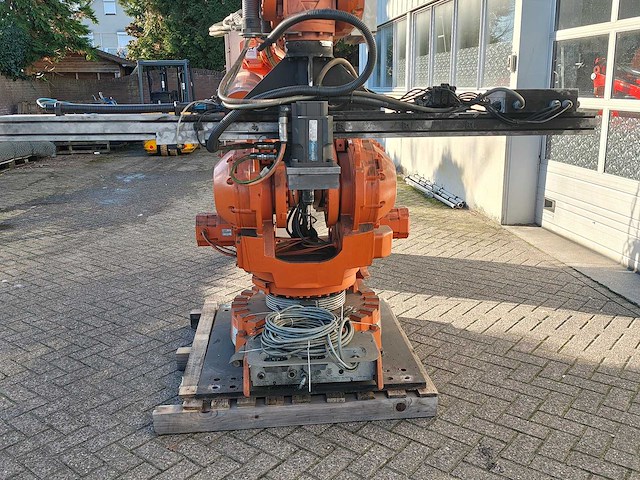 Abb - 2002 - irb6400r/2.8-200 - las/boorrobot - afbeelding 17 van  20