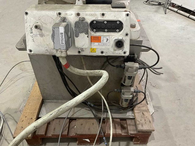 Abb - 26-50035 - 2006 - irb 260 m2004 - industriële verpakkings robot - afbeelding 13 van  17