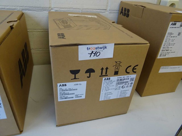 Abb - acs355-03e-12a5-4 - frequentieregelaar - afbeelding 1 van  2