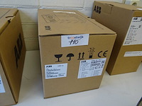 Abb - acs355-03e-12a5-4 - frequentieregelaar - afbeelding 1 van  2