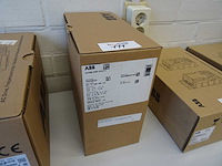 Abb - acs380-040s-03a3-4 - frequentieregelaar - afbeelding 1 van  2