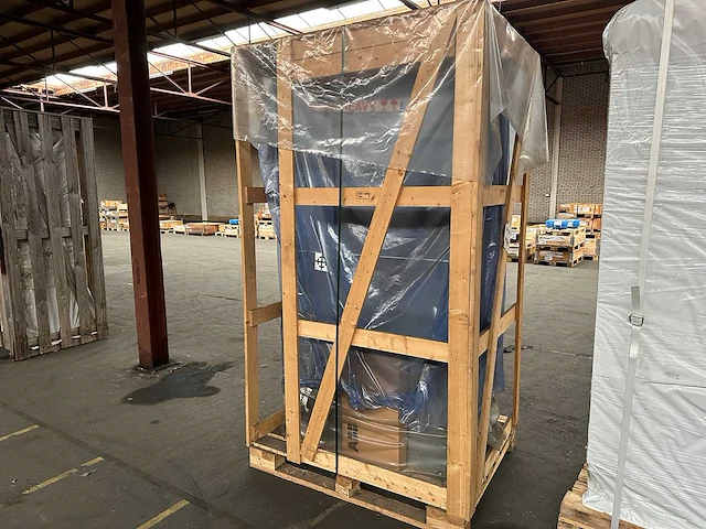 Abb - acs880-17-0293a-3+c179+k454+l504+q950+q973 - industriële frequentieregelaar/omvormerkast 160kw - afbeelding 4 van  4