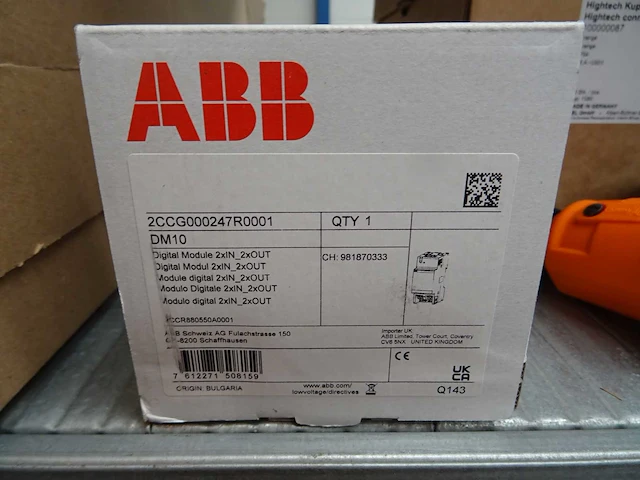 Abb - dm10 - 2ccg000247r0001 - digitale input/output module - afbeelding 2 van  2