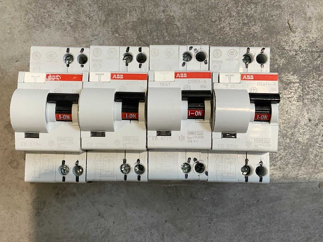 Abb - ds951-a - contactor - afbeelding 1 van  1