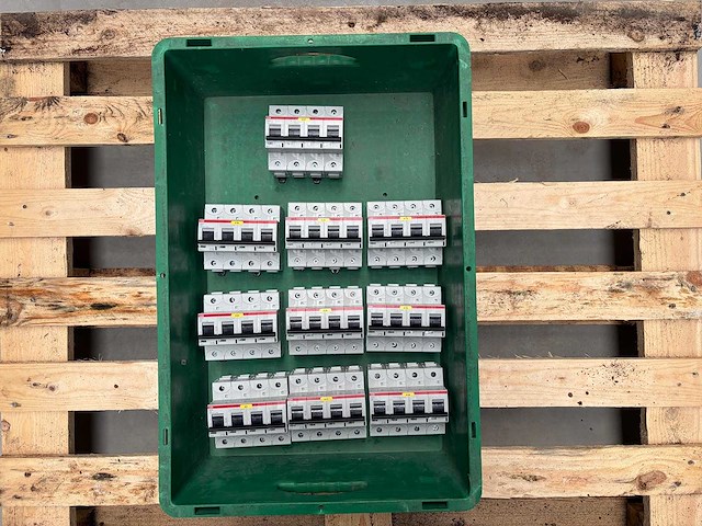 Abb - gebruikte instatallatieautomaat 25 ka - 32a (10x) - afbeelding 1 van  3
