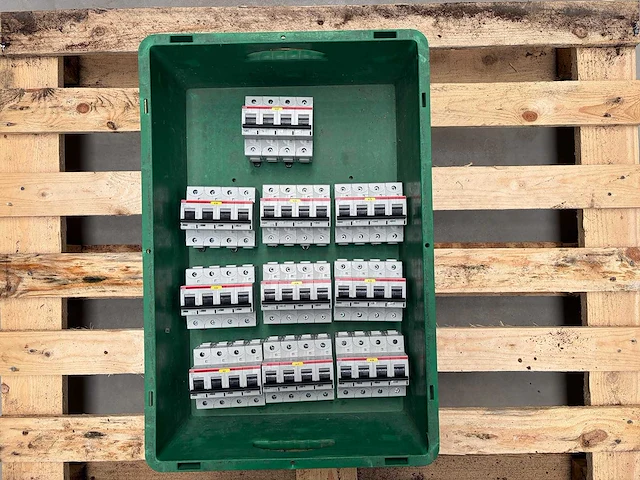 Abb - gebruikte instatallatieautomaat 25 ka - 32a (10x) - afbeelding 1 van  3