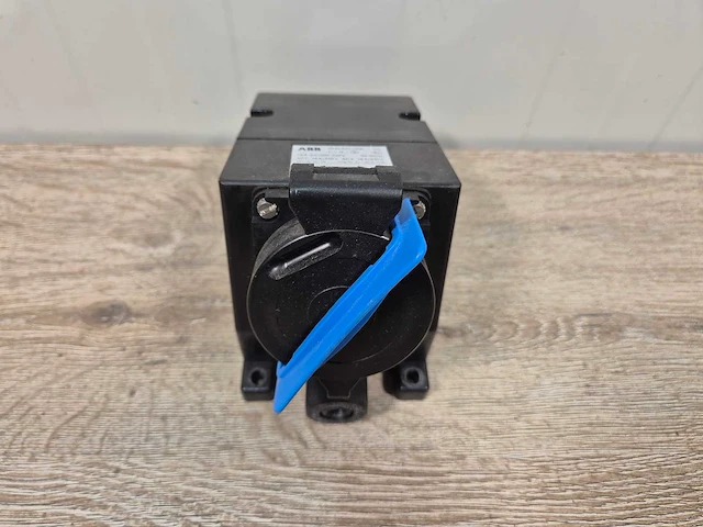 Abb - ghg 543 4306 wand contactdoos 16 ampere - afbeelding 1 van  4