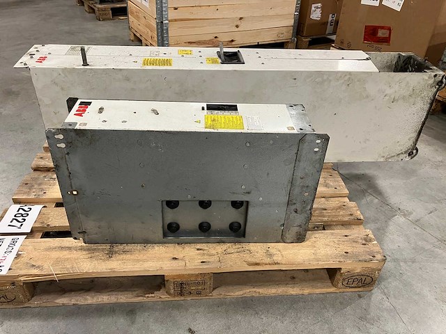 Abb - partij industriële inverter en redresseur - acs800 - afbeelding 2 van  4