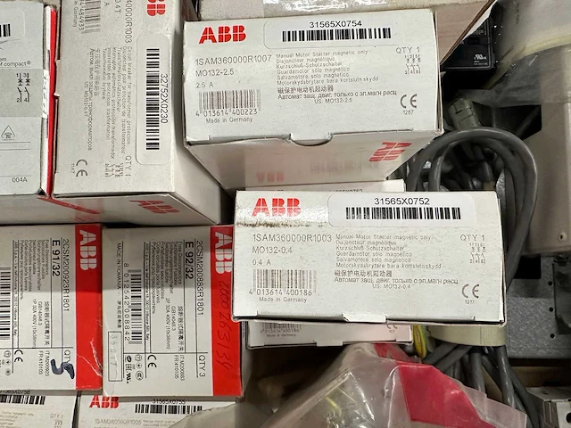 Abb - partij industriële schakelaars, automaten, motorbeveiligingen, relais & aandrijfcomponenten - afbeelding 11 van  15