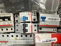 Abb - partij industriële schakelaars, automaten, motorbeveiligingen, relais & aandrijfcomponenten - afbeelding 5 van  15