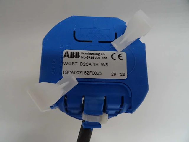 Abb - wgst b2ca 1h ws - 1spa007182f0025 - hollewanddoos met voorgemonteerd schakelmateriaal (150x) - afbeelding 2 van  3