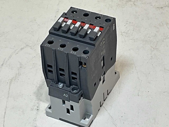 Abb 1sbl281022r8010 componenten magneetschakelaar / ua magneetschak. 15kw 400v 3-polig - afbeelding 7 van  9
