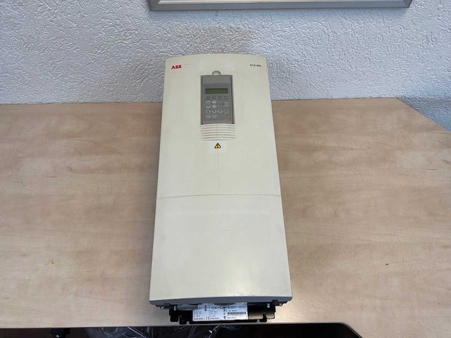 Abb acs 600 frequentieregelaar - afbeelding 1 van  3