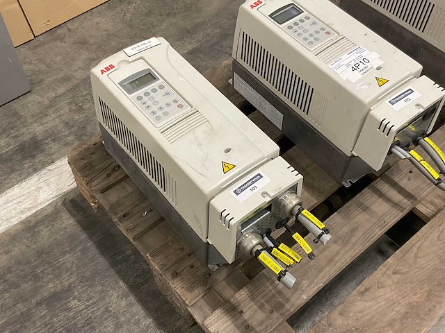 Abb acs800 frequentieregelaar - afbeelding 2 van  6
