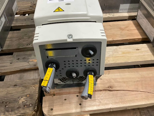 Abb acs800 frequentieregelaar - afbeelding 5 van  6