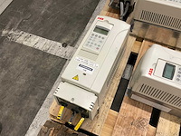 Abb acs800 frequentieregelaar - afbeelding 3 van  6