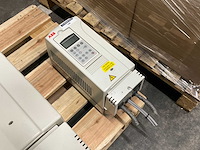 Abb acs800 frequentieregelaar - afbeelding 2 van  5