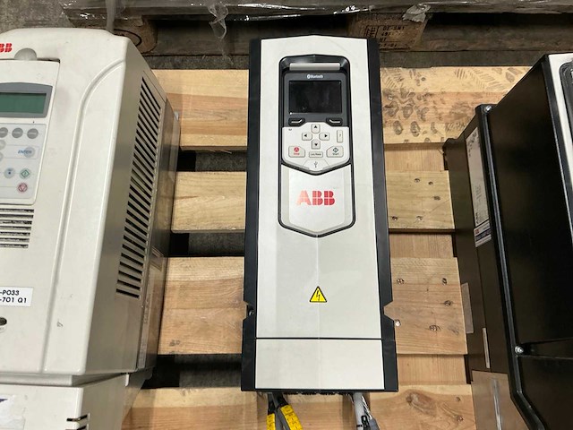 Abb acs880-01 frequentieregelaar - afbeelding 2 van  5