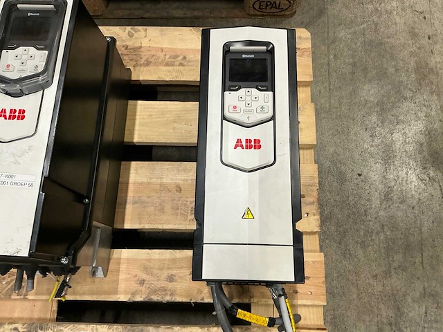 Abb acs880-01 frequentieregelaar - afbeelding 2 van  5