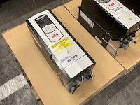 Abb acs880 frequentieregelaar - afbeelding 1 van  6