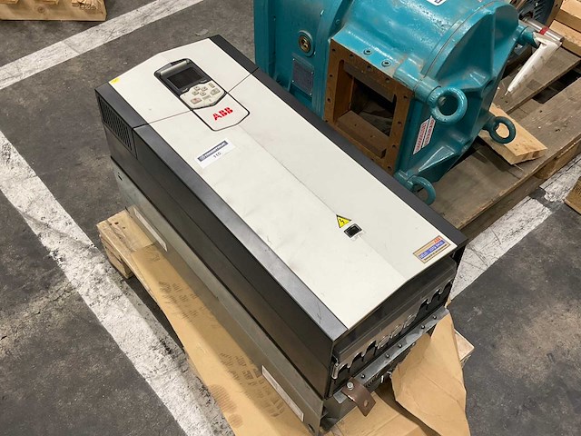 Abb acs880 frequentieregelaar - afbeelding 2 van  6