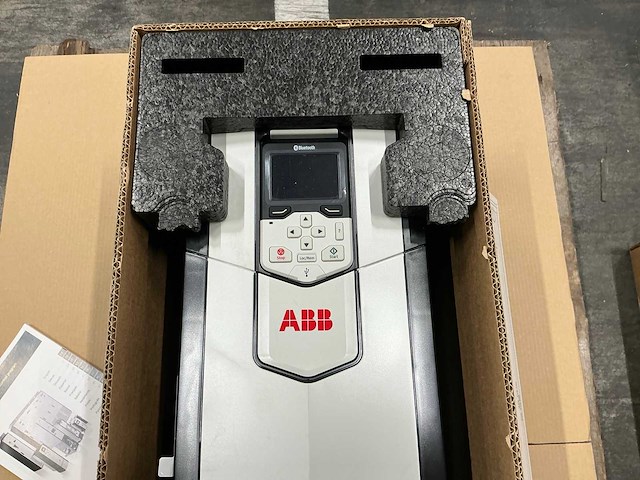 Abb acs880 frequentieregelaar - afbeelding 2 van  5