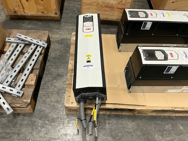 Abb acs880 frequentieregelaar - afbeelding 1 van  4
