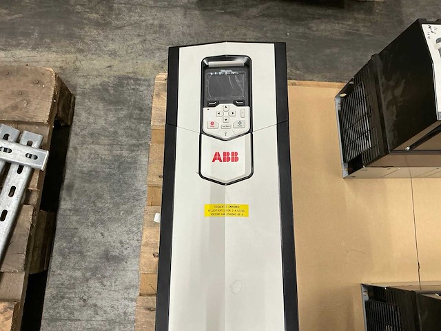 Abb acs880 frequentieregelaar - afbeelding 2 van  4