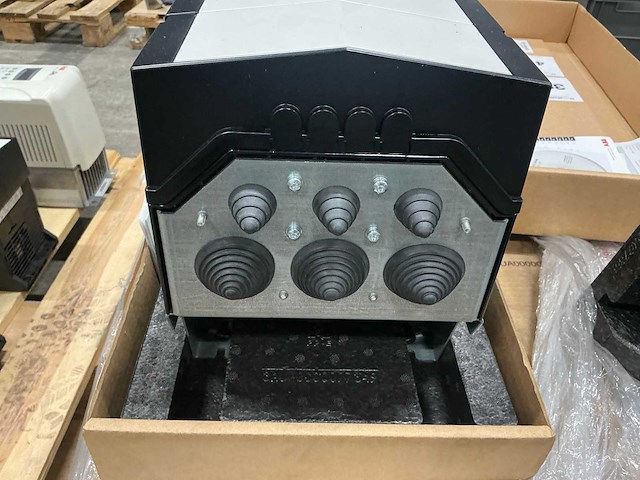 Abb acs880 frequentieregelaar - afbeelding 4 van  6