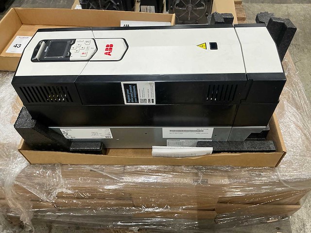 Abb acs880 frequentieregelaar - afbeelding 5 van  6