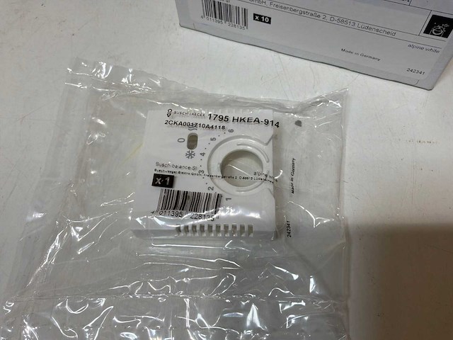 Abb busch-jaeger 1795 hkea-914 balance centraalplaat (260x) - afbeelding 5 van  10