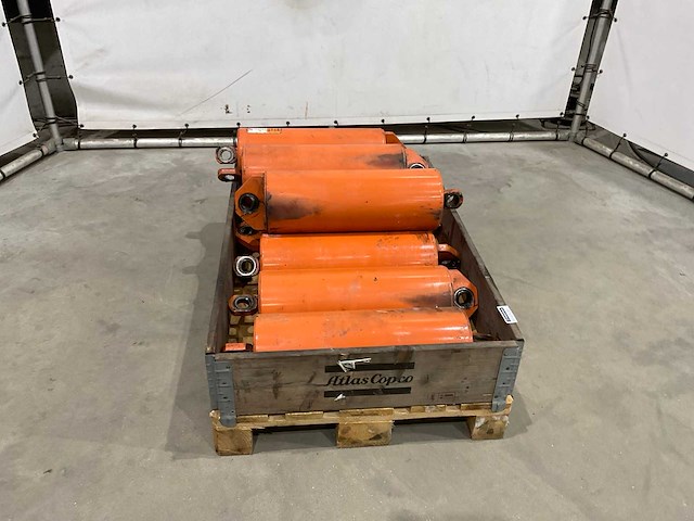 Abb cilinders voor lasrobot (8x) - afbeelding 3 van  7