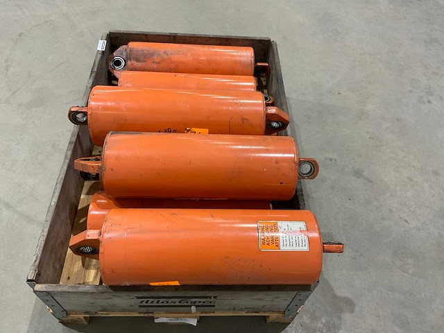 Abb cilinders voor lasrobot (8x) - afbeelding 4 van  7