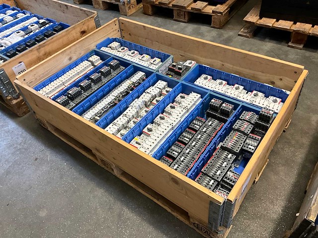 Abb contactoren en motorbeveiligingsschakelaars - afbeelding 1 van  4