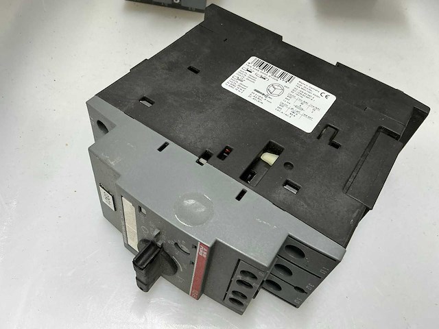 Abb divers schakelmateriaal - afbeelding 4 van  9