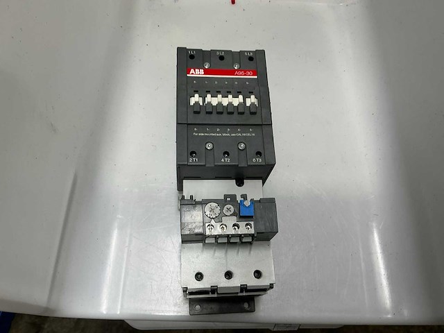 Abb divers schakelmateriaal - afbeelding 8 van  9