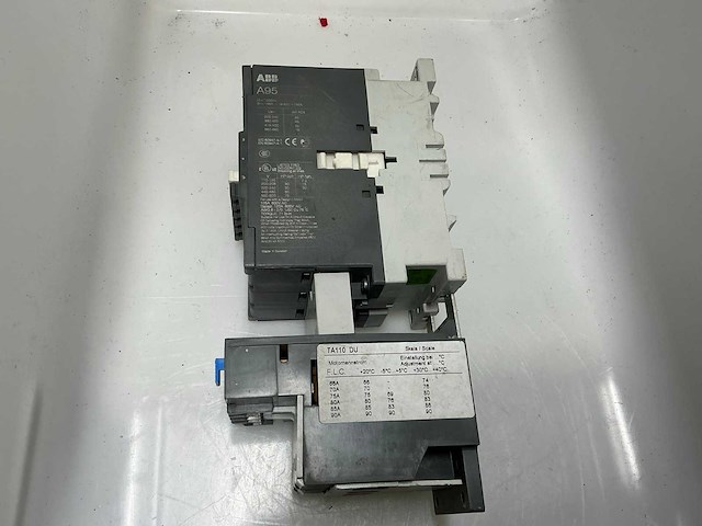 Abb divers schakelmateriaal - afbeelding 9 van  9