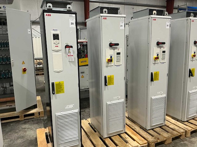 Abb doorstroom verdeelkast - afbeelding 1 van  9