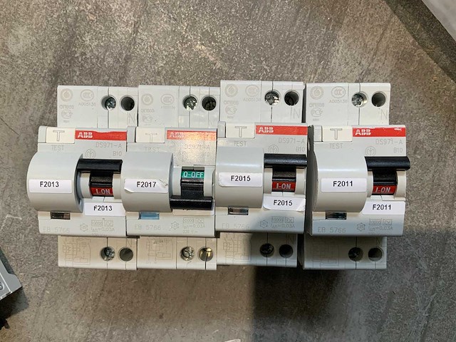 Abb ds971-a b10 contactor (4x) - afbeelding 1 van  1