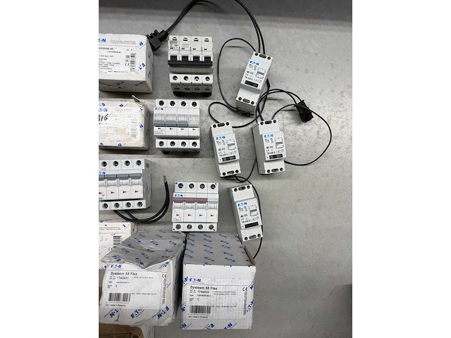 Abb, eaton - groepenkast componenten w.o. aardlekautomaten en hoofdschakelaars (28x) - afbeelding 5 van  7