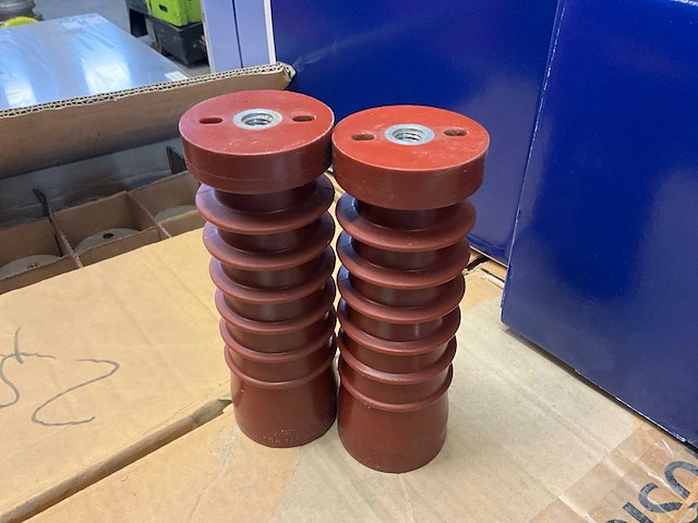 Abb / ge isolatoren (412x) - afbeelding 1 van  8