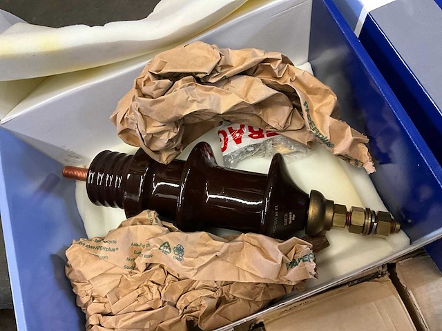 Abb / ge isolatoren (412x) - afbeelding 3 van  8