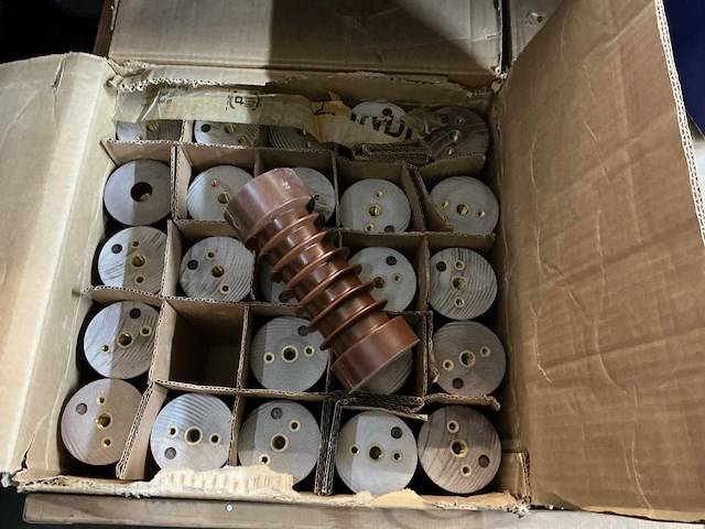 Abb / ge isolatoren (412x) - afbeelding 4 van  8